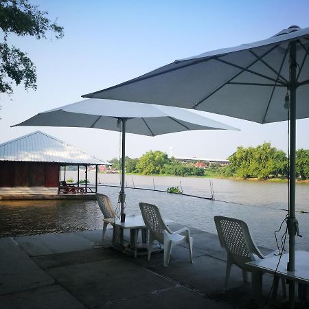 River Marina Resort Утай Тани Екстериор снимка
