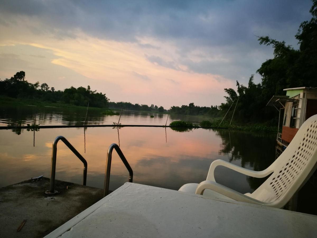 River Marina Resort Утай Тани Екстериор снимка