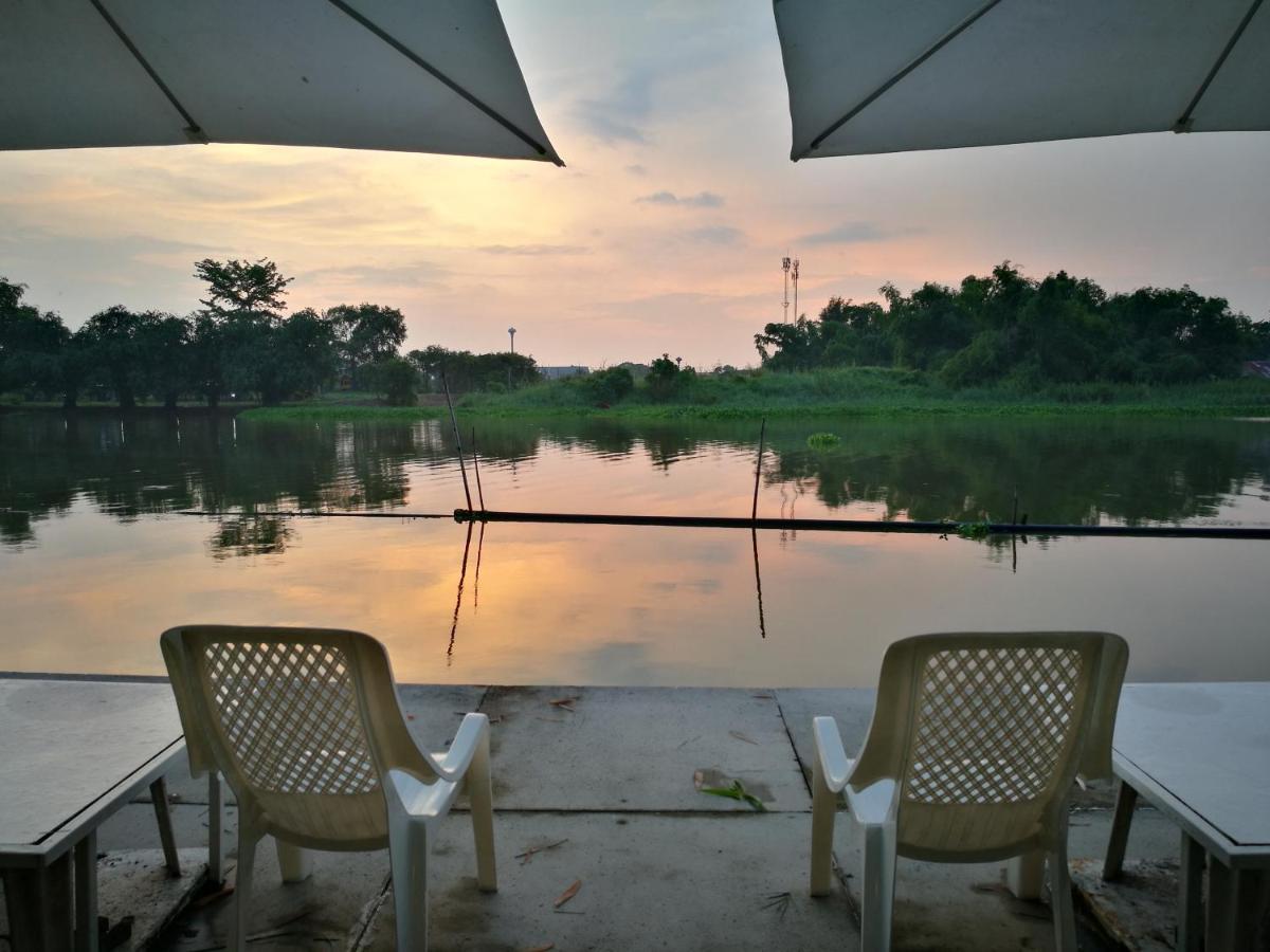 River Marina Resort Утай Тани Екстериор снимка