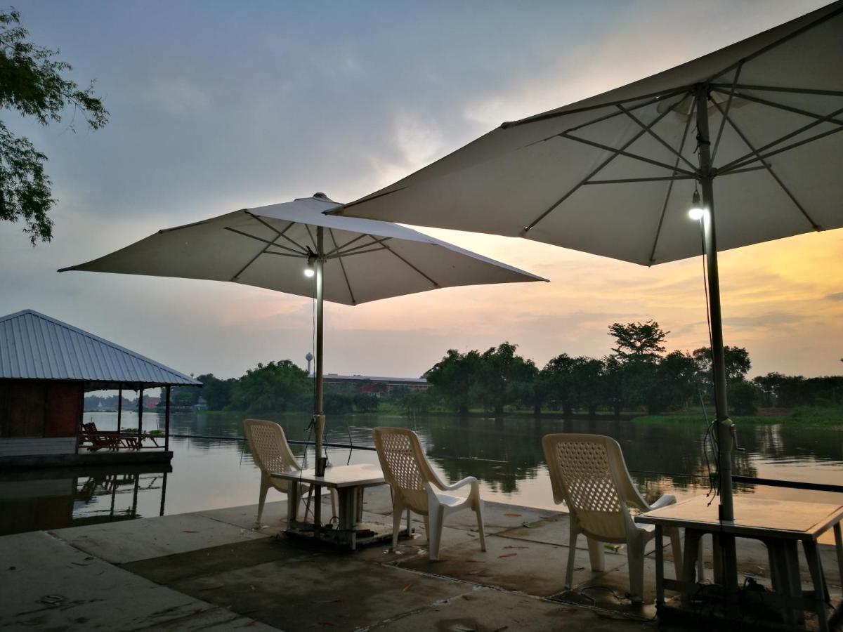 River Marina Resort Утай Тани Екстериор снимка