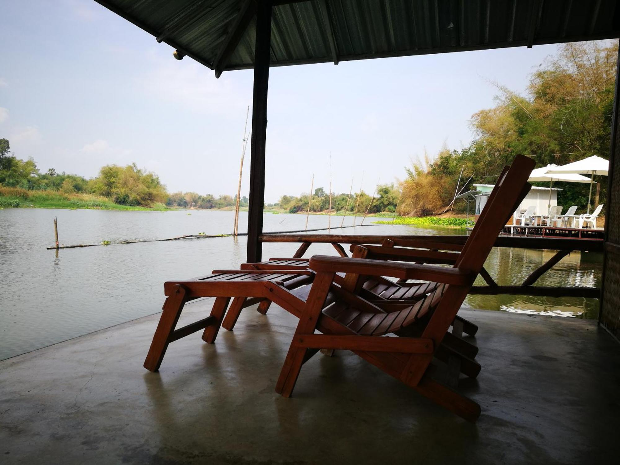 River Marina Resort Утай Тани Стая снимка
