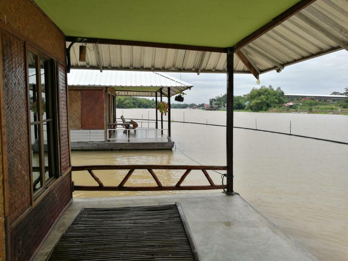 River Marina Resort Утай Тани Екстериор снимка