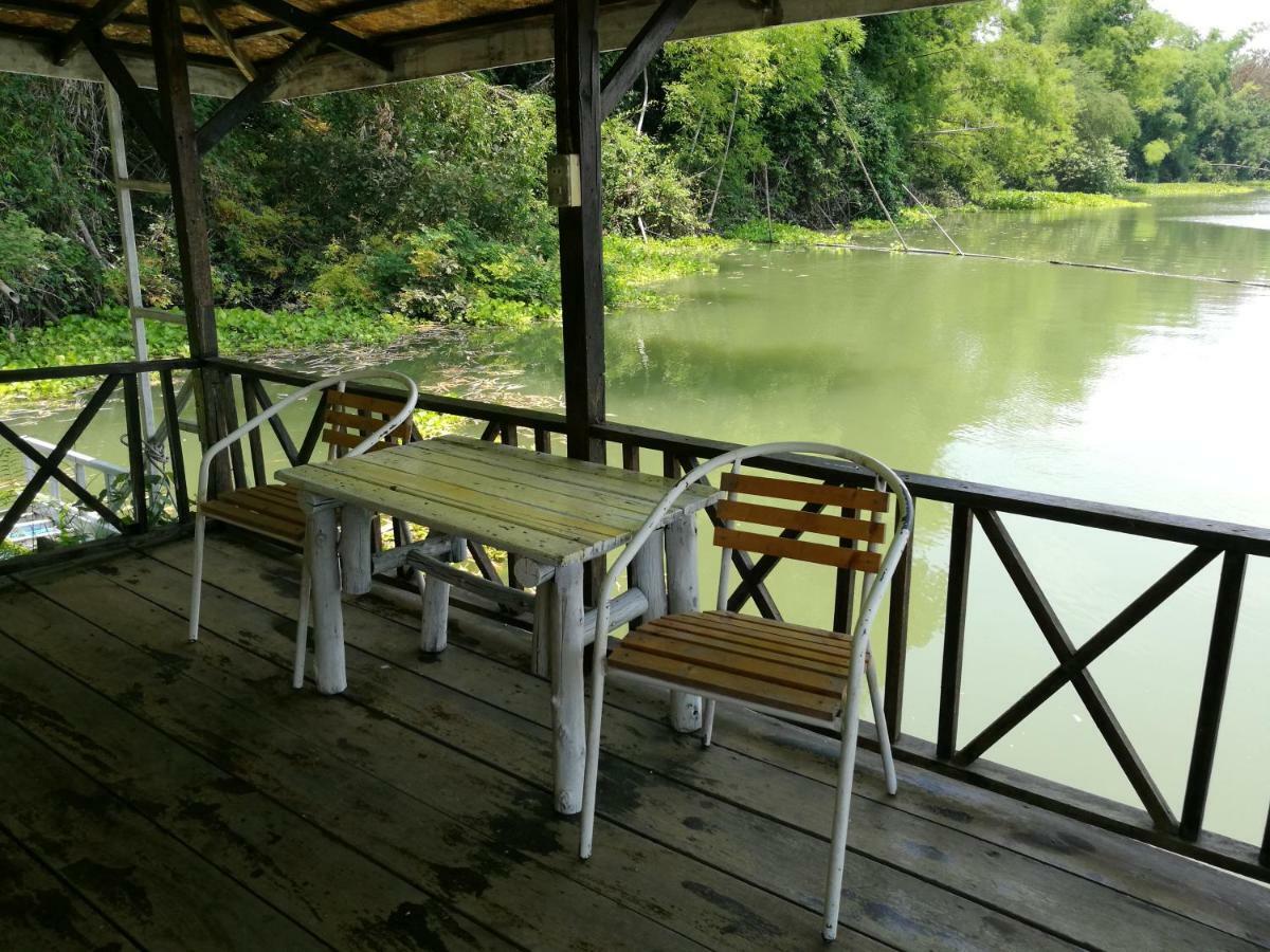 River Marina Resort Утай Тани Екстериор снимка