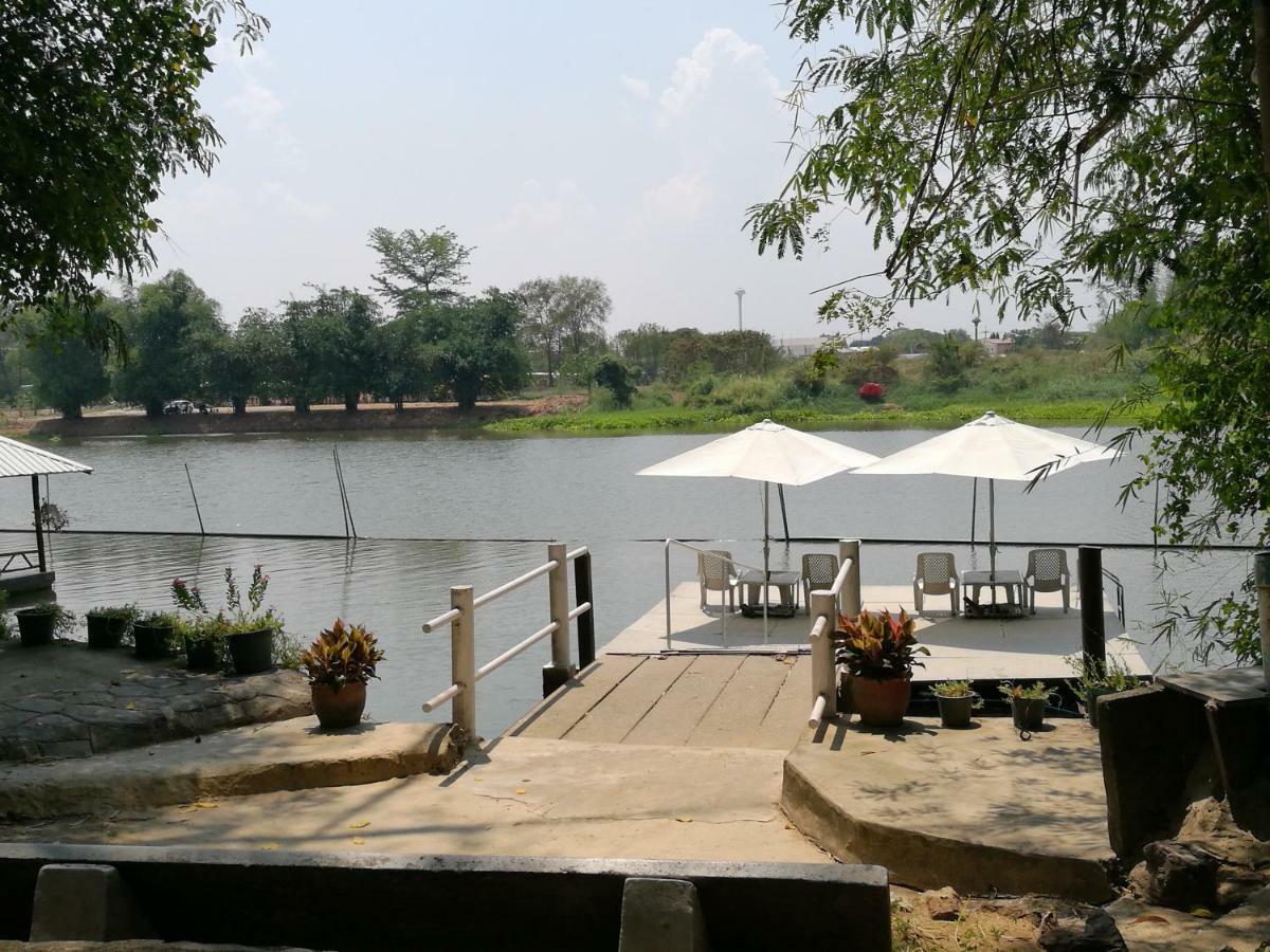 River Marina Resort Утай Тани Екстериор снимка