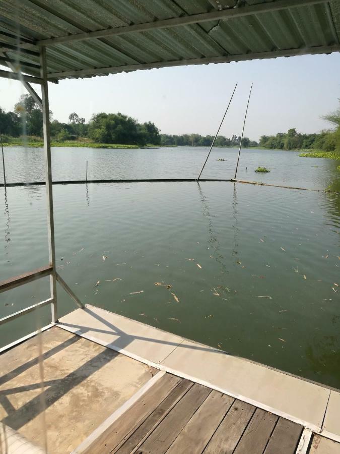 River Marina Resort Утай Тани Екстериор снимка