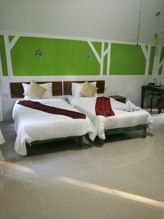 River Marina Resort Утай Тани Екстериор снимка